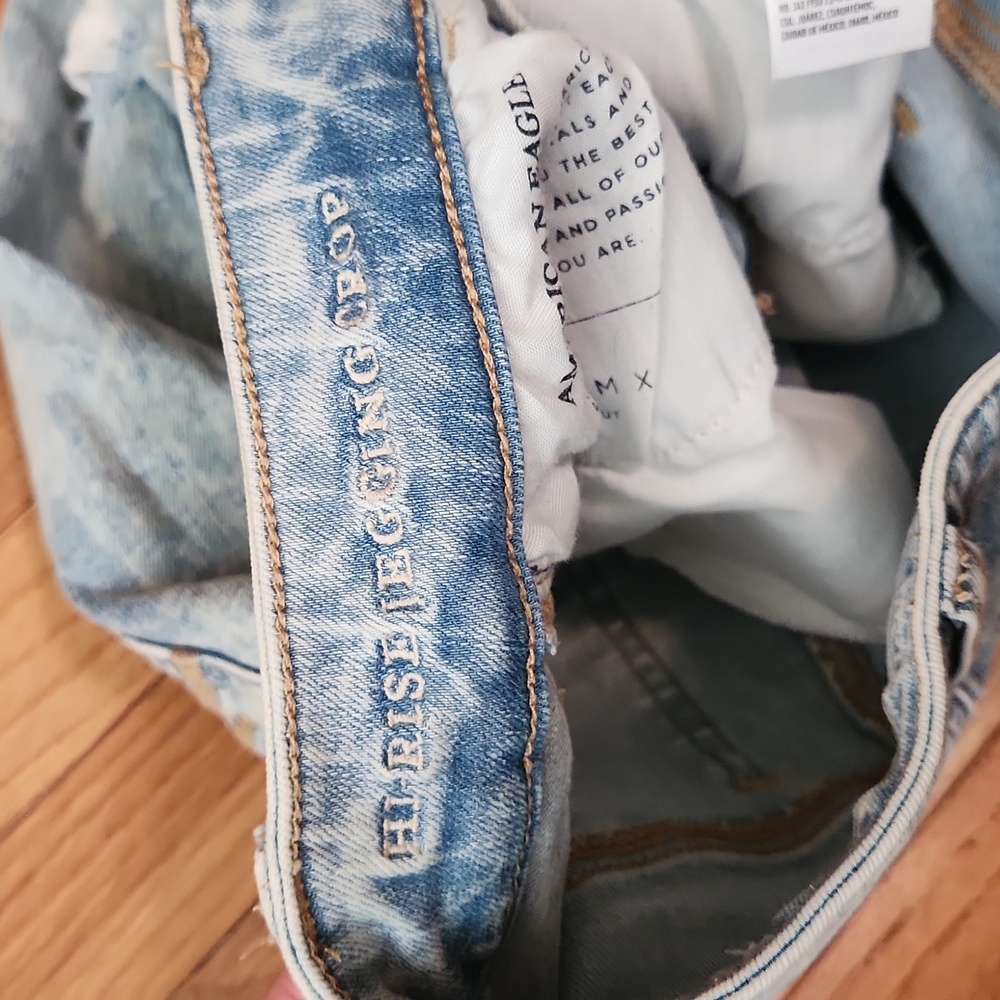 American Eagle Outfitters destroyed denim high rise cropped jeggings size 4 - Picture 8 of 9